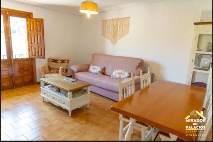 Mirador De Palacios- Centrico Con Vistas Y Parking Cerca Albarracín Esterno foto