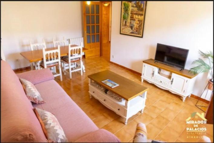 Mirador De Palacios- Centrico Con Vistas Y Parking Cerca Albarracín Esterno foto
